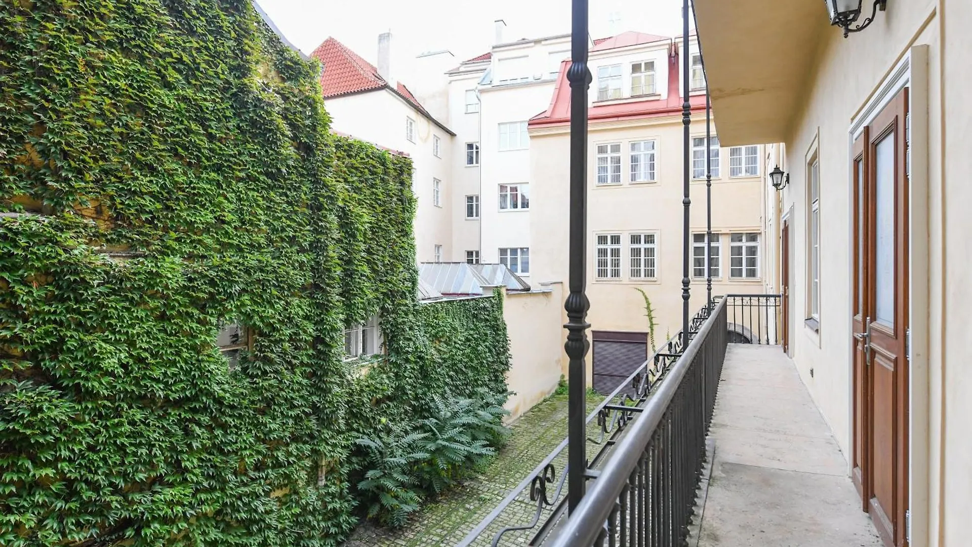 St Giles Sauna And Pool Table Apt Apartment Prague