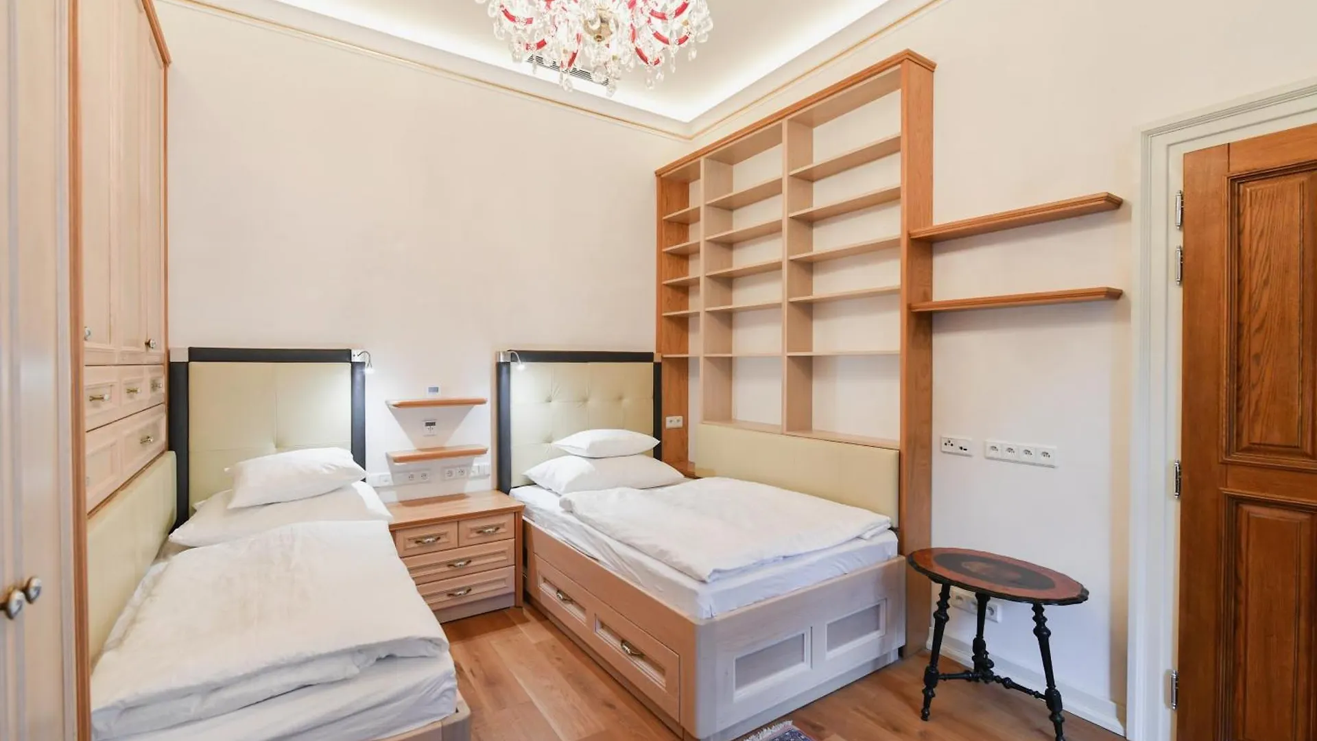St Giles Sauna And Pool Table Apt Apartment Prague